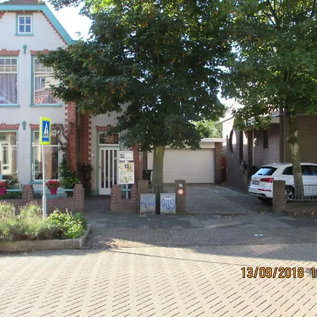 De Weg Naar Het Strand Bed & Breakfast